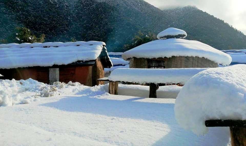 snowfall-affects-peoples-lives-in-doti-with-pictures